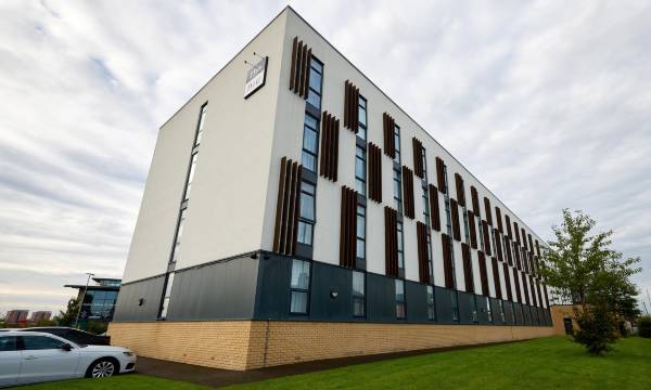 Holiday Inn - the niu, Loom Manchester North by IHG