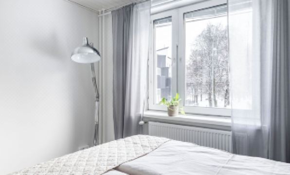 3. 해변 옆 밝은 ..