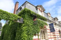 L'Auberge du Croissant Các khách sạn gần La Grange de Meslay