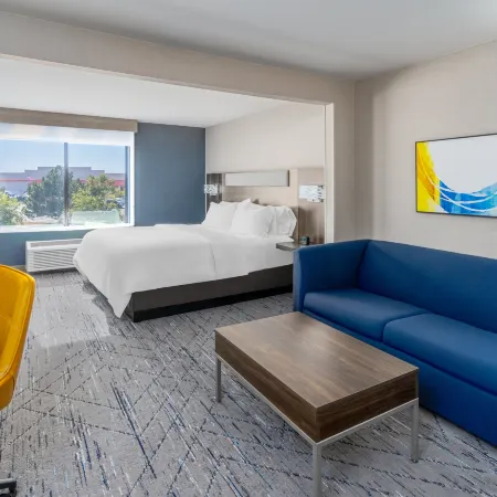 Holiday Inn Express & Suites CHEYENNE by IHG