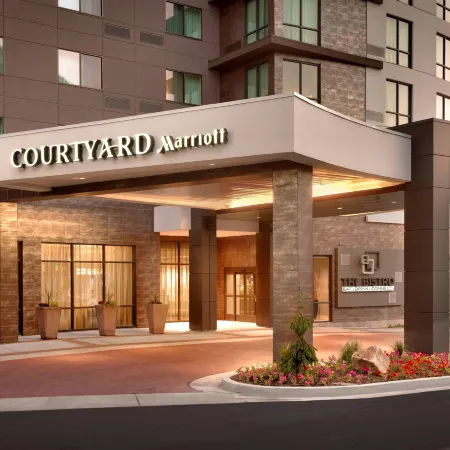 Courtyard Salt Lake City Downtown Отели рядом с достопримечательностью «Конгресс-центр Salt Palace»