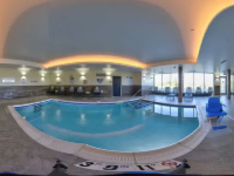 Fairfield Inn & Suites Milwaukee Brookfield 布魯克菲爾德酒店