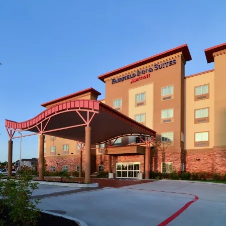 Fairfield Inn & Suites Houston North/Spring Отели рядом с достопримечательностью «Аквапарк "Сплэштаун"»