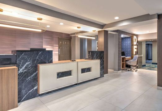 La Quinta Inn & Suites by Wyndham Dallas DFW Airport North