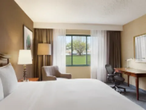 DoubleTree by Hilton Detroit Novi Hotels in Oakland County