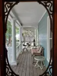 Country/City Vibe Crash Pad