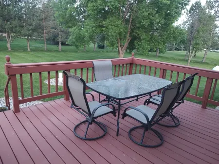 Yankton home close to the lake