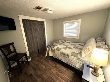 River Valley Lake Getaway