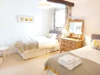 Meadow cottage- two bedrooms both ensuite and all on one level.