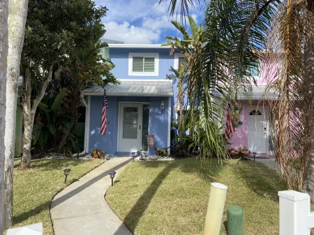 New listing !  2bdrm townhouse Отели в г. Нью Смирна Бич