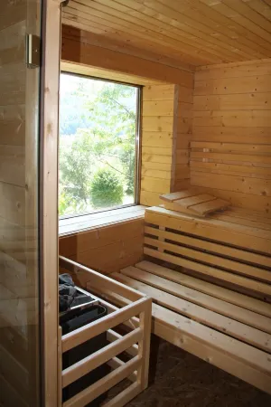 Höllenberghütte in Lug, with garden sauna, holiday home in the Palatinate Forest Отели в г. Юго-западный Пфальц