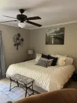 Cozy family home right near Yosemite!