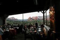 Luxurious, Upscale Townhome In Sedona. Super clean, gourmet kitchen, comfy beds! - Balcony