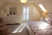Happy Island Cottage: Heated Pool, 5-Min Walk to Beach, Pet Friendly - バルコニー