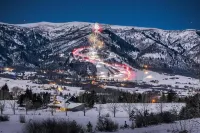 Spring Rates Celebrate End of Ski Season and the Welcoming of Spring Colors!