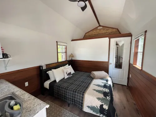 Casita 2林地木屋（距Glacier入口1英里），2位房客 - 小木屋
