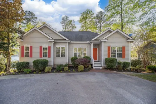 Lake Gaston Waterfront Home!  Our Guests Love Using Our Free Pontoon Boat !