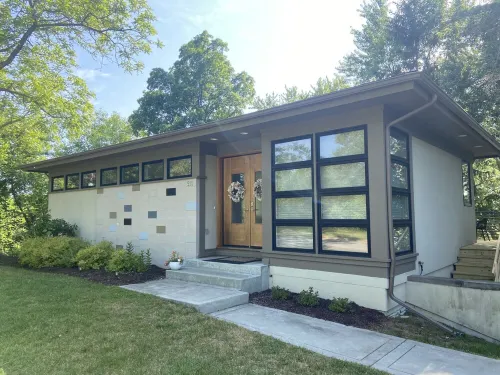Treetop Retreat With Seasonal Views of the Kalamazoo River