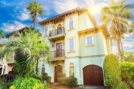 Italian Villa · 200 steps to beach · Free cruise tickets · Pool views · Pets OK!