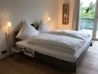 Ferienhaus mit Garten, Klarer Architektur und Puristischem Design - 民宿