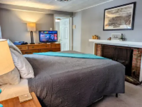 🏯Hip fully furnished apartment minutes from downtown Reading🏯