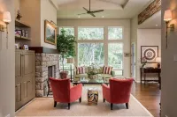 Renovated, refined, immaculate single-story mountain home 2 miles south of Baldy