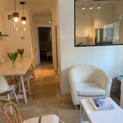 Key Biscayne 1 bedroom walk to Beach & town Hotels near Bill Baggs Cape Florida State Park