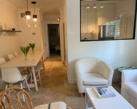 Key Biscayne 1 bedroom walk to Beach & town Hoteles en Key Biscayne