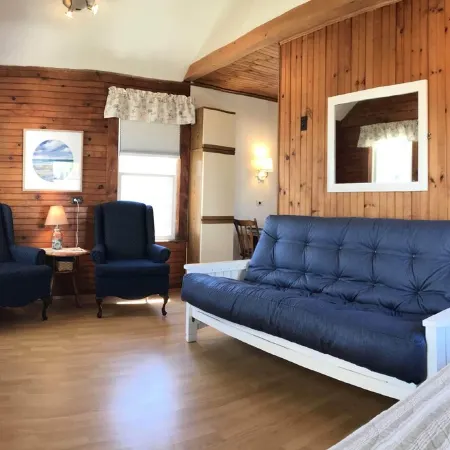 Diane Cottage, York Manor, Short Sands Beach