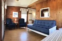 Diane Cottage, York Manor, Short Sands Beach - 2-Star