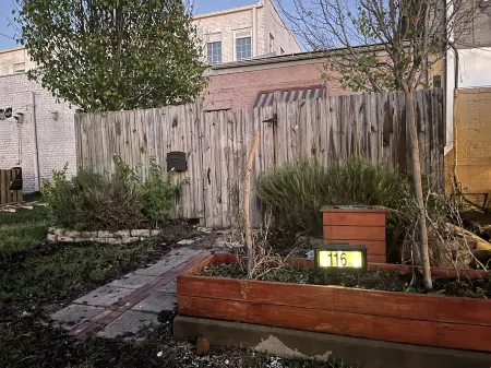 Historical Downtown Leesville/Fort Polk sleeps 4