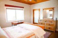 Secluded luxury home on 36 acres Hotels in Santa Cruz County