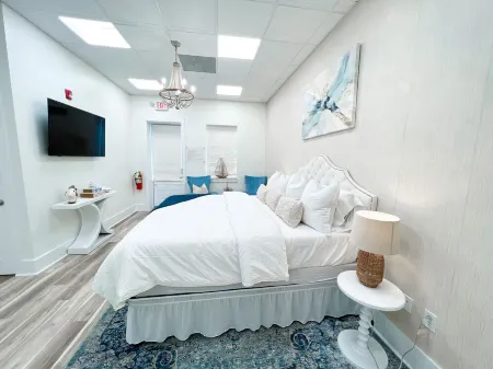 King Size Suite located in Downtown Ocean Springs