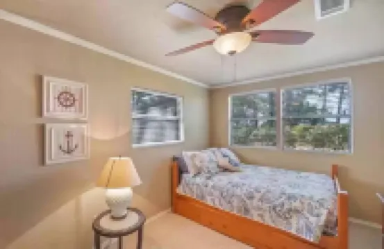 Waterfront, 2 Mins to Town, Amazing Patio, Fire Pit & More 槍管城酒店