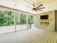 NEW June 2024 -LAKEFRONT 9 King Bedrooms/8 bath! Private Dock and Beach! 2 acres