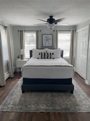 Minutes From Hershey! Perfect for a small family. Private backyard Hotels in Campbelltown