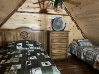 2 bedroom 1 bath cabin with privacy, 1 mile from main highway