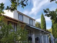 Magnificent 4 bedroom Gémenos House فنادق في Gemenos