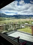 Quaint loft with spectacular views of the Gallatin Mountains