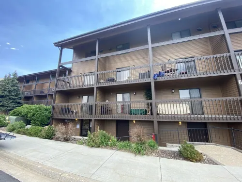 Fun condo, Pineview Reservoir, powder mountain, lrg 2 bedroom. Hotels in Eden
