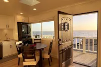 Ocean/Beach Front 🏖🌊w/ Sweeping Oceanviews🌅🐳🪂