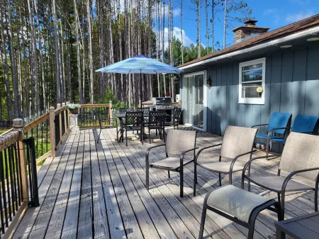 Lakefront  House Отели в г. Lincoln County