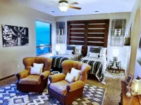 Truly STUNNING~ Minutes to ABQ!VIEWS/Fireplace/Fire-Pit/ Outdoor Mecca-Hot Tub!