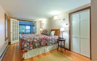 Cozy Log Cabin on Beautiful Phillips Lake near Bar Harbor and Camden