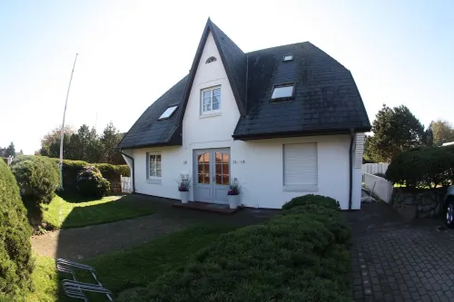 large modern beach house style apartment
