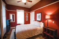 5bd Craftsman Gathering House. Best location in South Main! Steps from park!