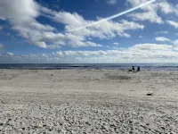 2 min walk to the beach from our Ocean Escape Jax Beach 3BR home! - 비치
