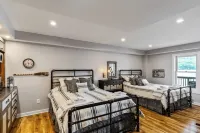 Lake House Retreat on Beautiful Canandaigua Lake Sleeps 12 فنادق في Middlesex