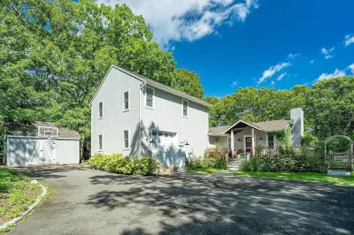 Beautiful private gated property w/ private beach access