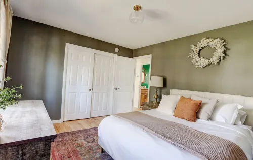 Stylish Saugerties Retreat with Hot Tub + Game Room + Theater + Firepit